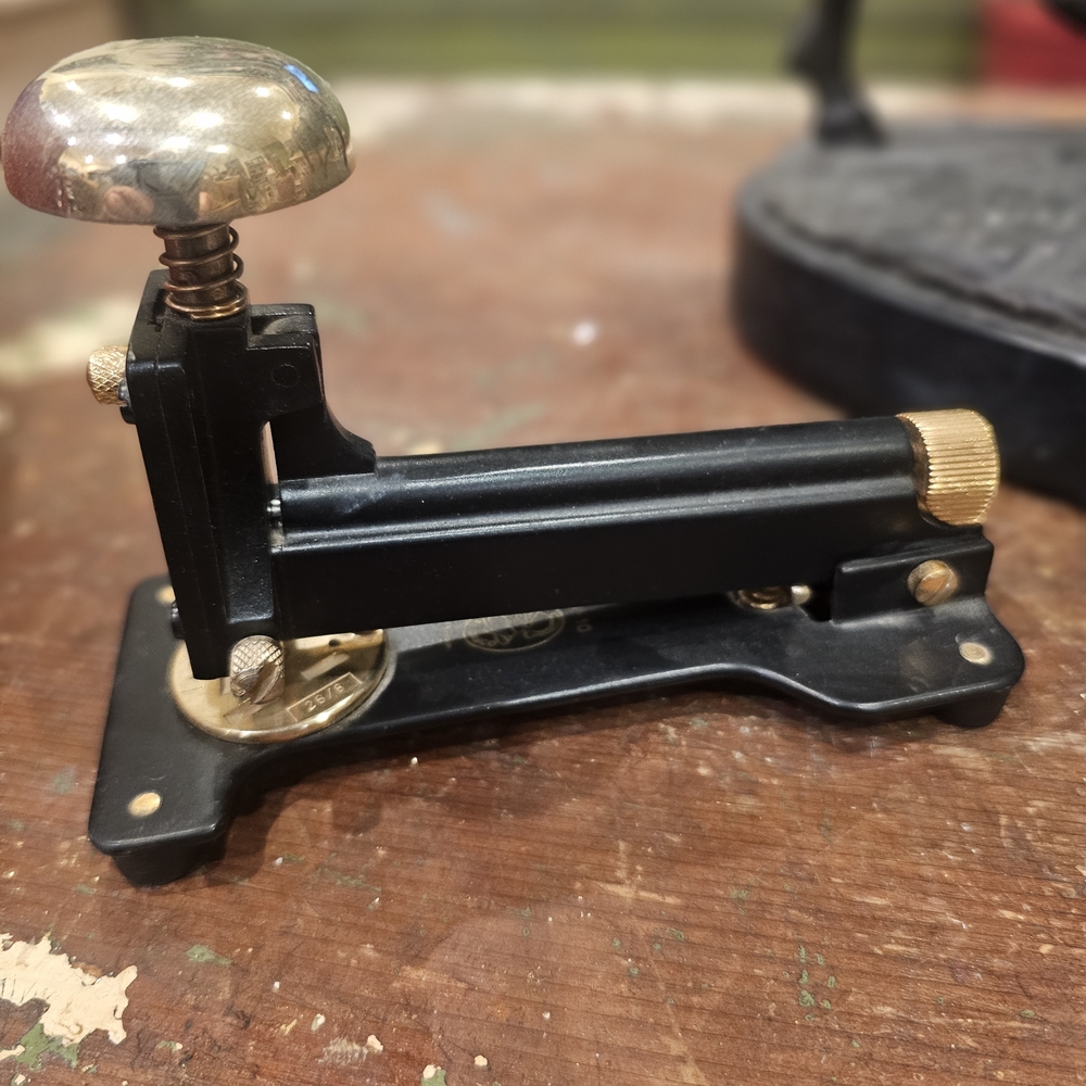 Vintage Black and Gold Stapler.. From SPAIN..beautifully made... - Picture 4 of 6
